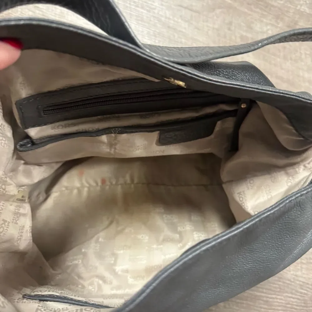 Michael Kors Austin Hobo Bag In Grey Pebbled Leather